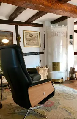 Ein Sitzbereich in der Unterkunft Haus am Hafen - Kaminfeeling und Luxus unter Reet