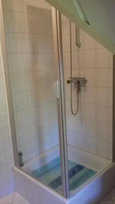 Ein Badezimmer in der Unterkunft Ferienwohnung in Boddennähe