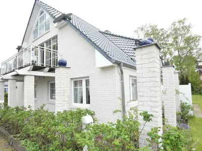 Ein Garten an der Unterkunft Ferienwohnung in Zingst