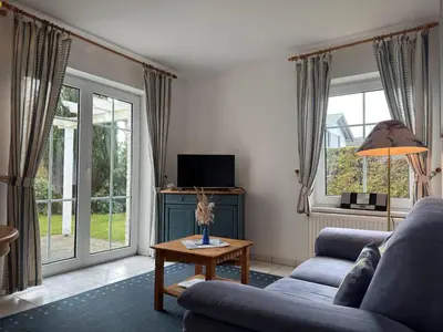 TV/Unterhaltungsangebot in der Unterkunft Geräumige Wohnung mit Garten in Zingst