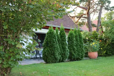 Ein Garten an der Unterkunft Ferienwohnung Kinnerstuw