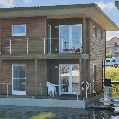 FLOATING HOUSES Classic - Schwimmendes Ferienhaus - Barth Haus 2