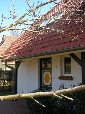 Das Gebäude in dem sich das Ferienhaus befindet