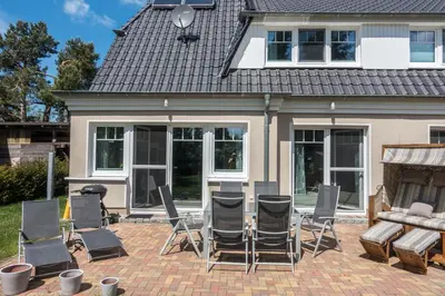 Das Gebäude in dem sich das Ferienhaus befindet