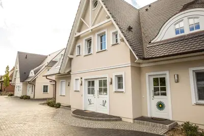 Das Gebäude in dem sich die Ferienwohnung befindet