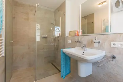 Ein Badezimmer in der Unterkunft Ferienhaus Ostseehaus Seegras mit Kamin