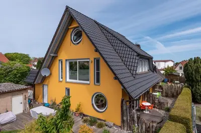 Das Gebäude in dem sich die Ferienwohnung befindet
