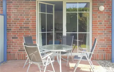 Ein Patio oder anderer Außenbereich in der Unterkunft 1 Bedroom Gorgeous Apartment In Prerow