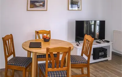 TV/Unterhaltungsangebot in der Unterkunft 1 Bedroom Gorgeous Apartment In Prerow