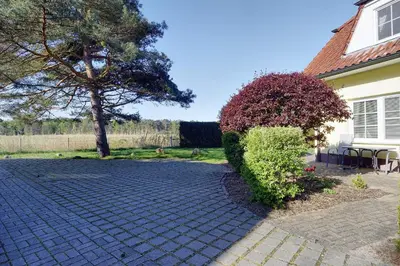 Ein Garten an der Unterkunft Am Deich 50