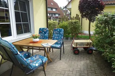 Ein Garten an der Unterkunft Am Deich 22 Strandfalter Zingst