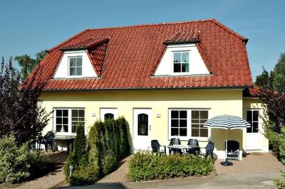 Das Gebäude in dem sich das Ferienhaus befindet