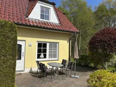 Das Gebäude in dem sich das Ferienhaus befindet