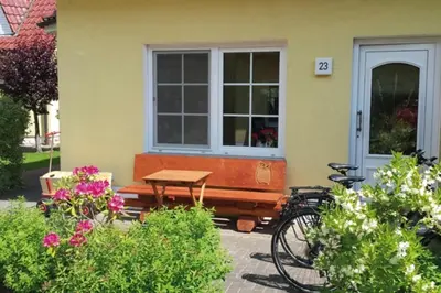 Ein Garten an der Unterkunft Am Deich 23 Strandeule Zingst