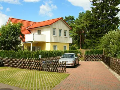 Das Gebäude in dem sich die Ferienwohnung befindet