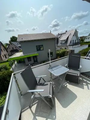 Ein Balkon oder eine Terrasse in der Unterkunft Bei Petrus unterm Dach