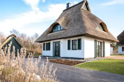 Das Gebäude in dem sich das Ferienhaus befindet