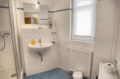 Ein Badezimmer in der Unterkunft Teni`s hus