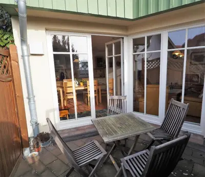 Ein Patio oder anderer Außenbereich in der Unterkunft Teni`s hus