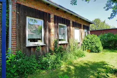 Ein Garten an der Unterkunft Alte Schmiede