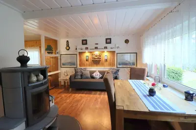 Ein Sitzbereich in der Unterkunft Fischlandhus