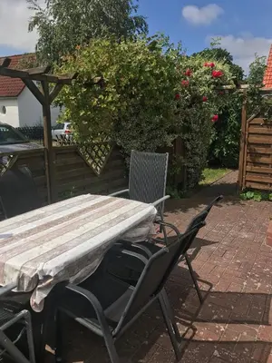 Ein Garten an der Unterkunft Ferienhaus Strandgut