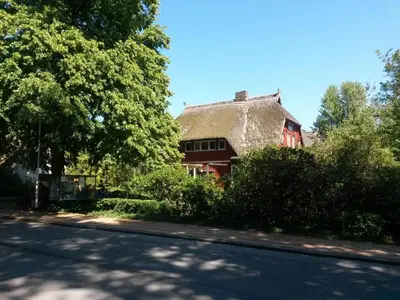Das Gebäude in dem sich die Ferienwohnung befindet