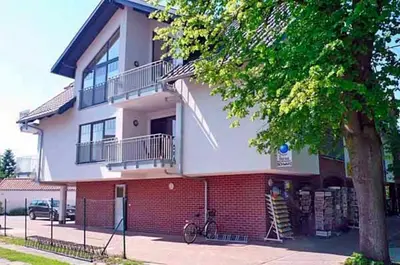 Das Gebäude in dem sich die Ferienwohnung befindet
