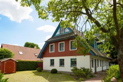 Das Gebäude in dem sich das Ferienhaus befindet