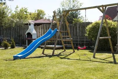 Ein Kinderspielbereich in der Unterkunft Ostseebrise Reetdach 2