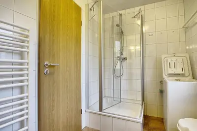 Ein Badezimmer in der Unterkunft Ostseehaus 2