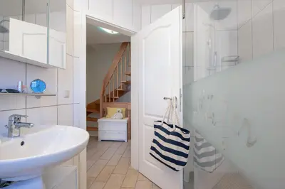 Ein Badezimmer in der Unterkunft Haus Bullerbü