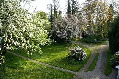 Ein Garten an der Unterkunft Pension Inselparadies Zingst