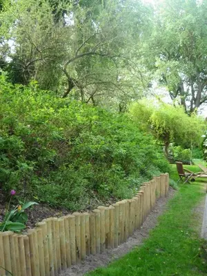 Ein Garten an der Unterkunft Haus Achtern