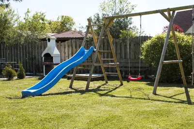 Ein Kinderspielbereich in der Unterkunft Ostseebrise Reetdach 1