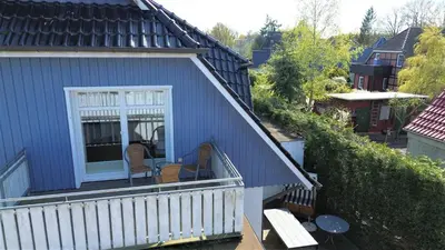 Das Gebäude in dem sich das Ferienhaus befindet