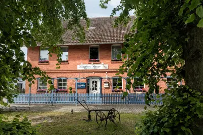 Das Gebäude in dem sich die Pension befindet