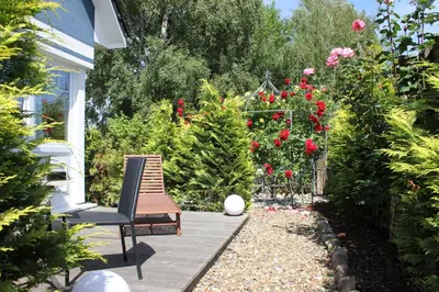 Ein Garten an der Unterkunft Pension Amo Marem