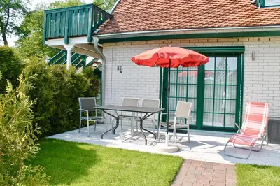 Ein Garten an der Unterkunft Ostseehaus Prerow