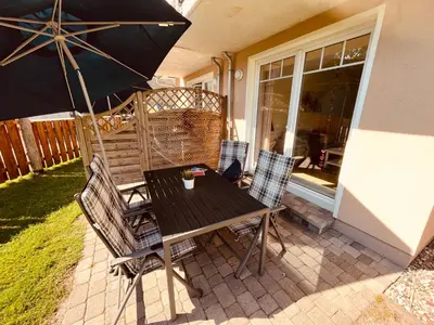 Ein Patio oder anderer Außenbereich in der Unterkunft Ferienwohnung Asia in Born