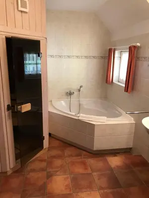 Ein Badezimmer in der Unterkunft 
