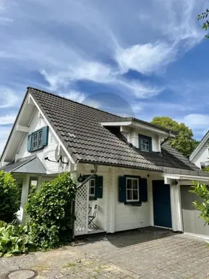 Das Gebäude in dem sich das Ferienhaus befindet