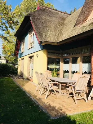Das Gebäude in dem sich das Ferienhaus befindet