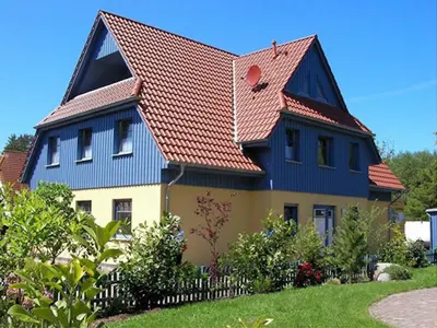 Das Gebäude in dem sich die Ferienwohnung befindet