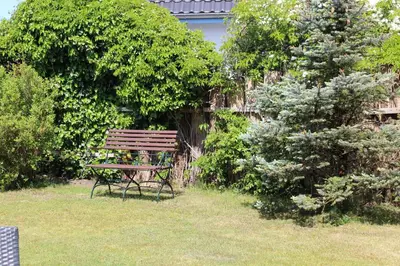 Ein Garten an der Unterkunft Ferienhaus Kiek Över