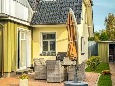 Das Gebäude in dem sich das Ferienhaus befindet