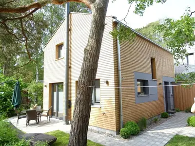 Das Gebäude in dem sich das Ferienhaus befindet