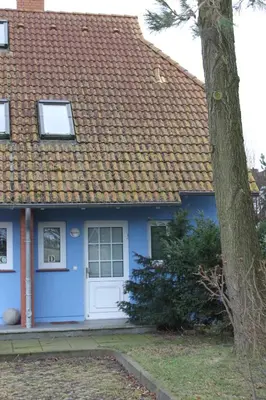 Das Gebäude in dem sich das Ferienhaus befindet