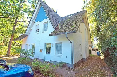 Das Gebäude in dem sich das Ferienhaus befindet