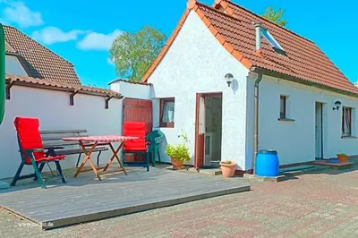 Das Gebäude in dem sich das Ferienhaus befindet
